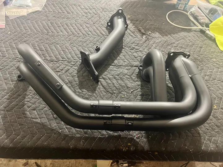 Dark gray coated exhaust header